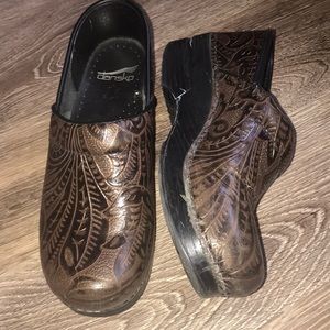 DANSKO CLOGS